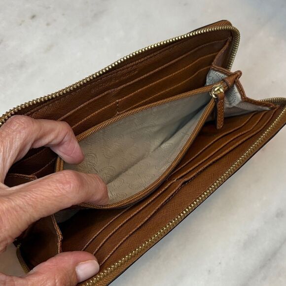 Michael Kors Saffiano Leather Full Zip Jet Set Continental Wallet - Picture 13 of 14